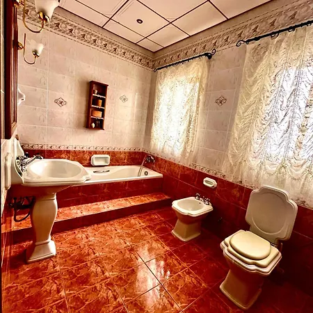 Rustic In Beautiful Spacious Place * San Ġiljan