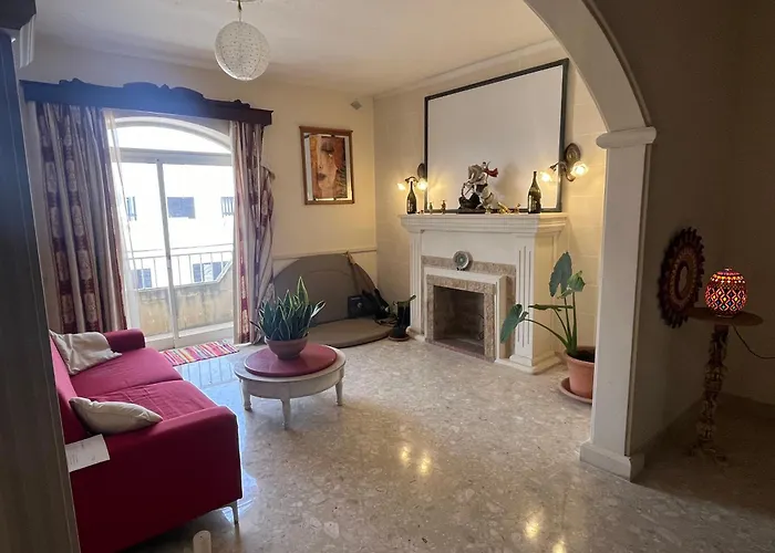 Rustic In Beautiful Spacious Place