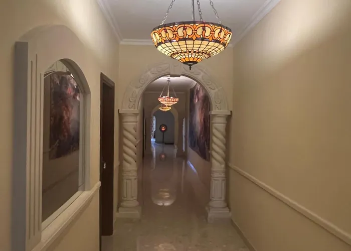 Rustic In Beautiful Spacious Place Alloggio in famiglia